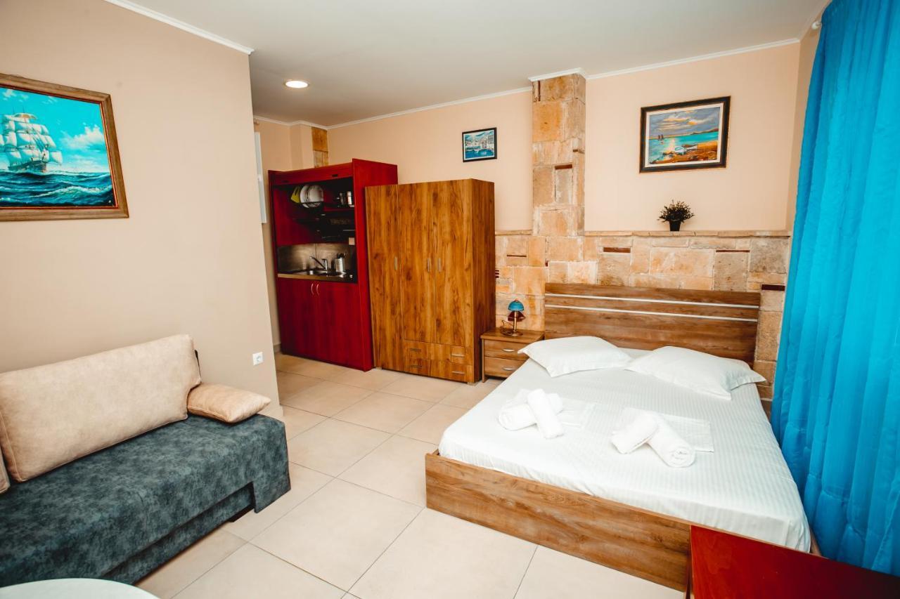 Golden Residence Family Resort Pefkochori Bagian luar foto