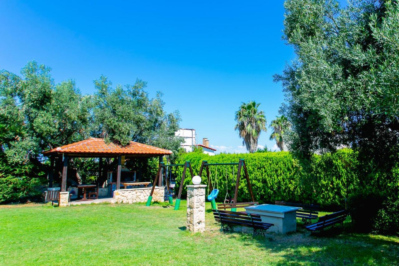 Golden Residence Family Resort Pefkochori Bagian luar foto