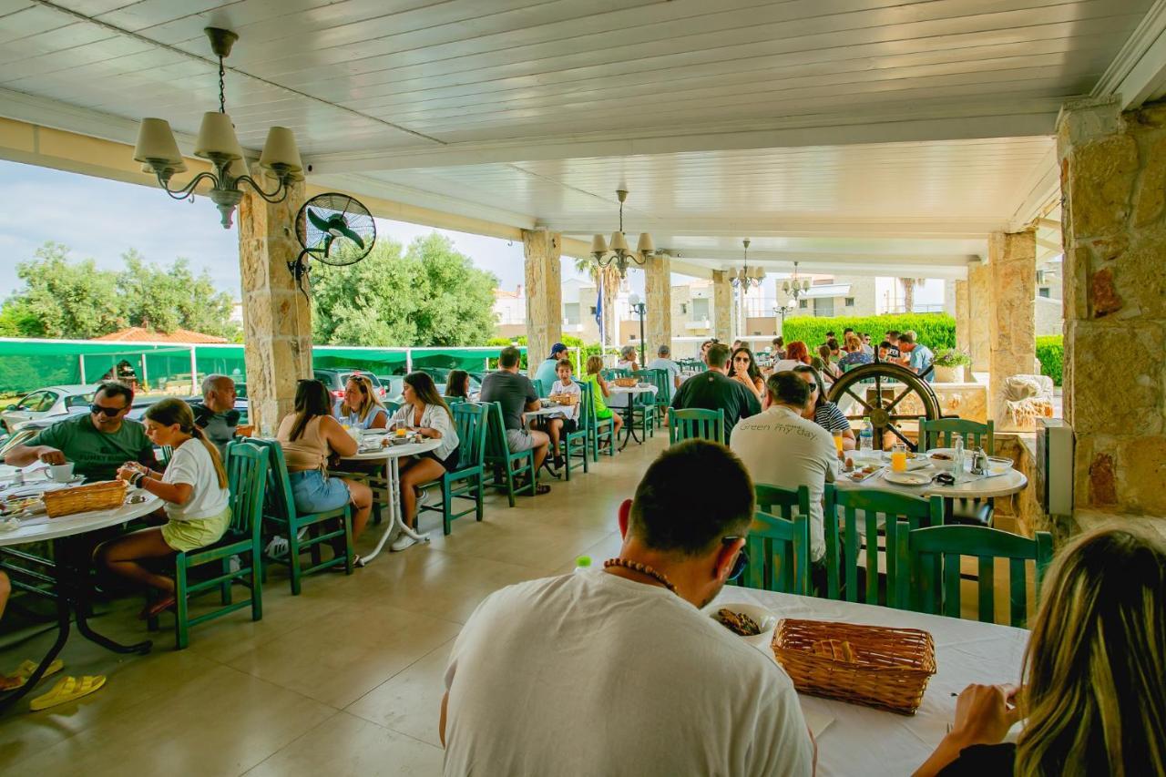 Golden Residence Family Resort Pefkochori Bagian luar foto