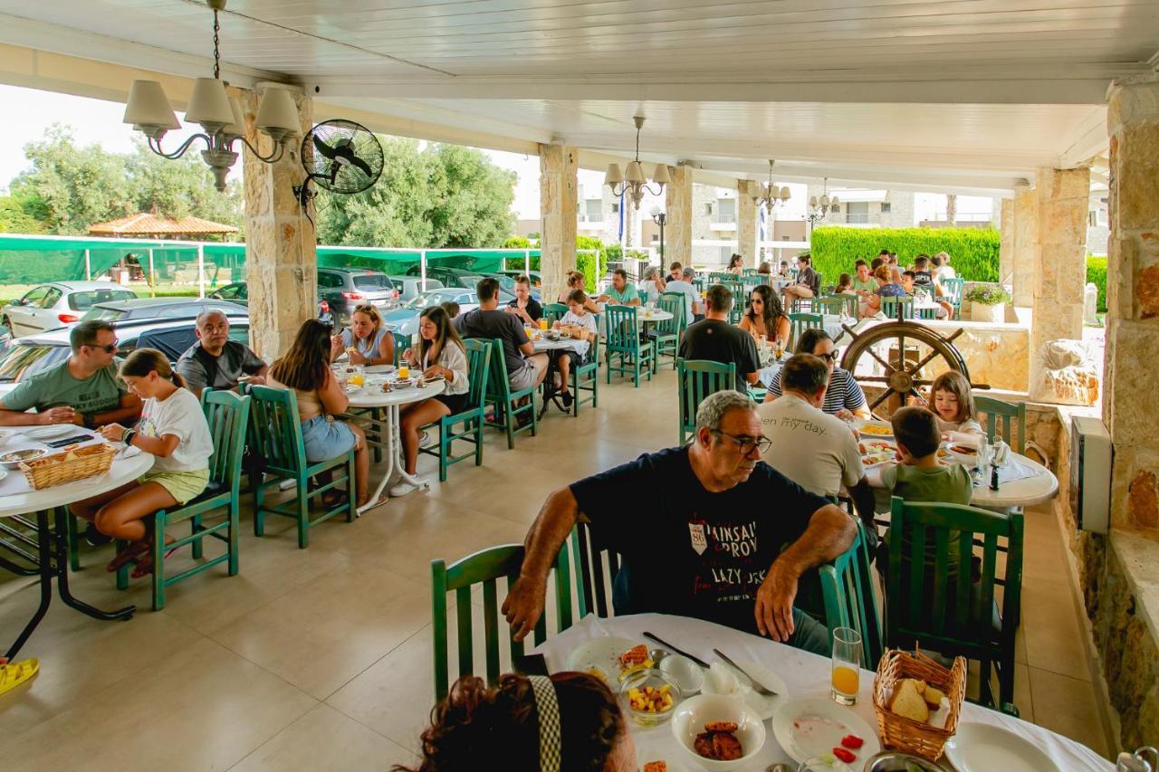 Golden Residence Family Resort Pefkochori Bagian luar foto