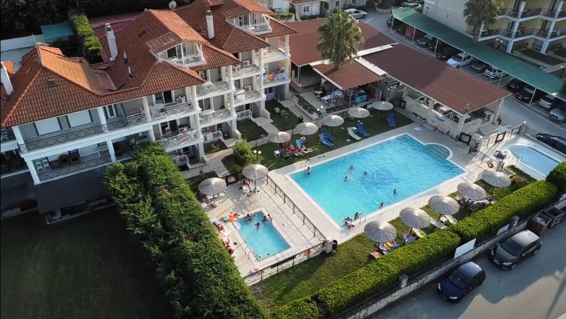 Golden Residence Family Resort Pefkochori Bagian luar foto