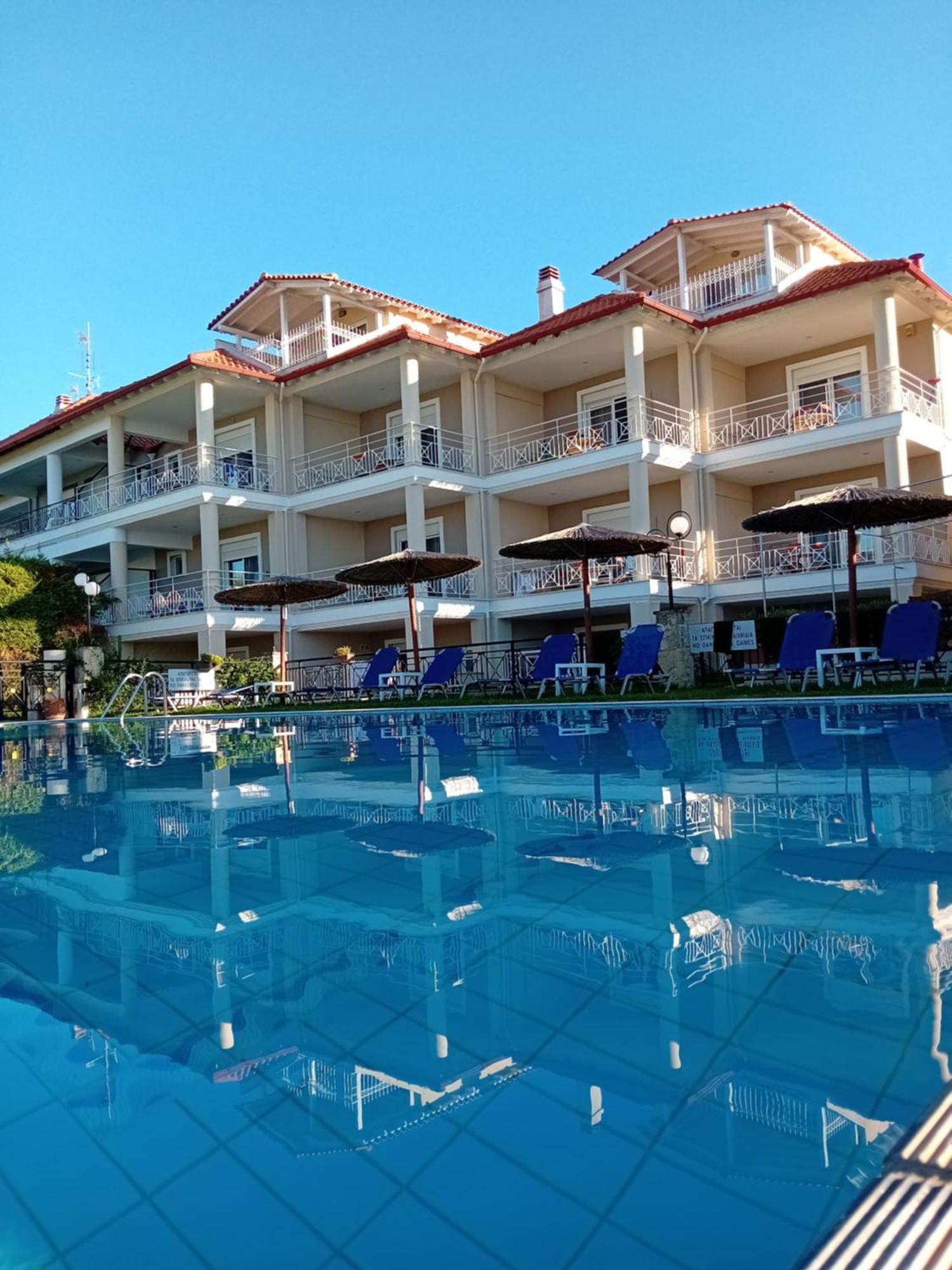 Golden Residence Family Resort Pefkochori Bagian luar foto