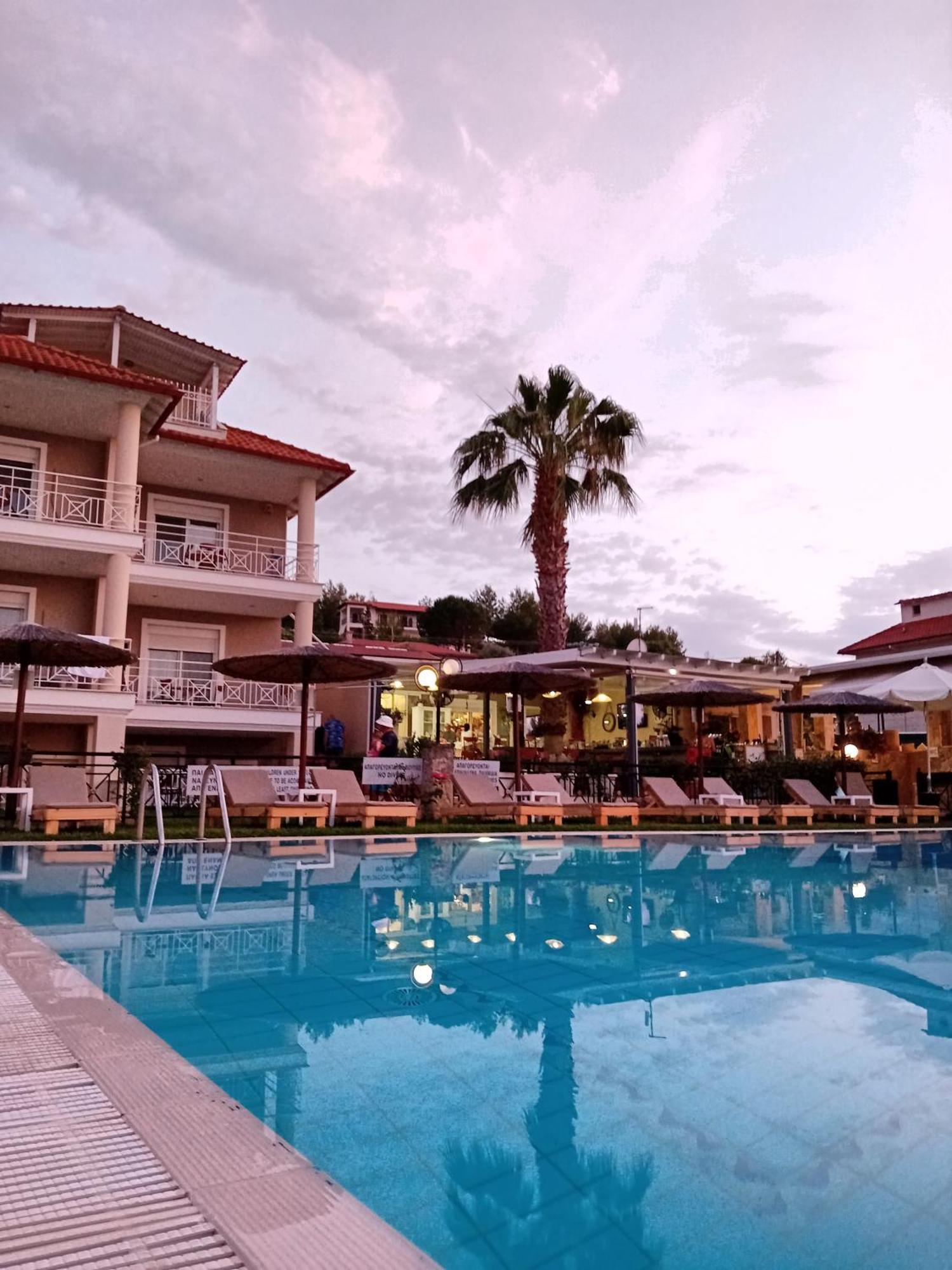 Golden Residence Family Resort Pefkochori Bagian luar foto