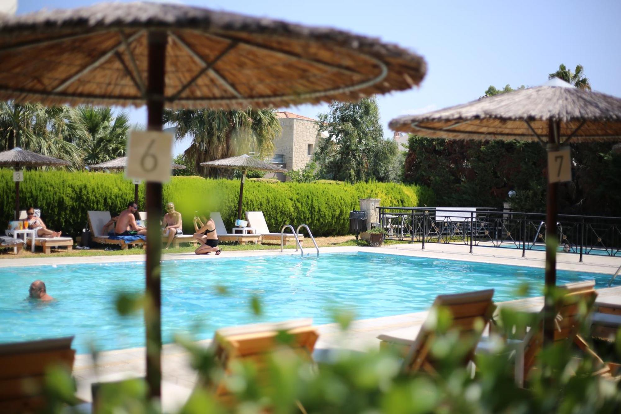 Golden Residence Family Resort Pefkochori Bagian luar foto