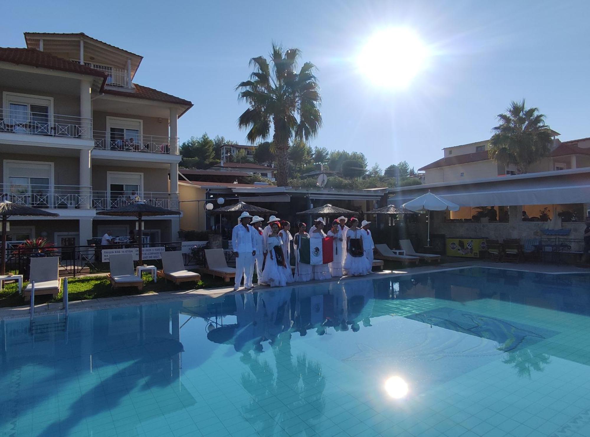 Golden Residence Family Resort Pefkochori Bagian luar foto